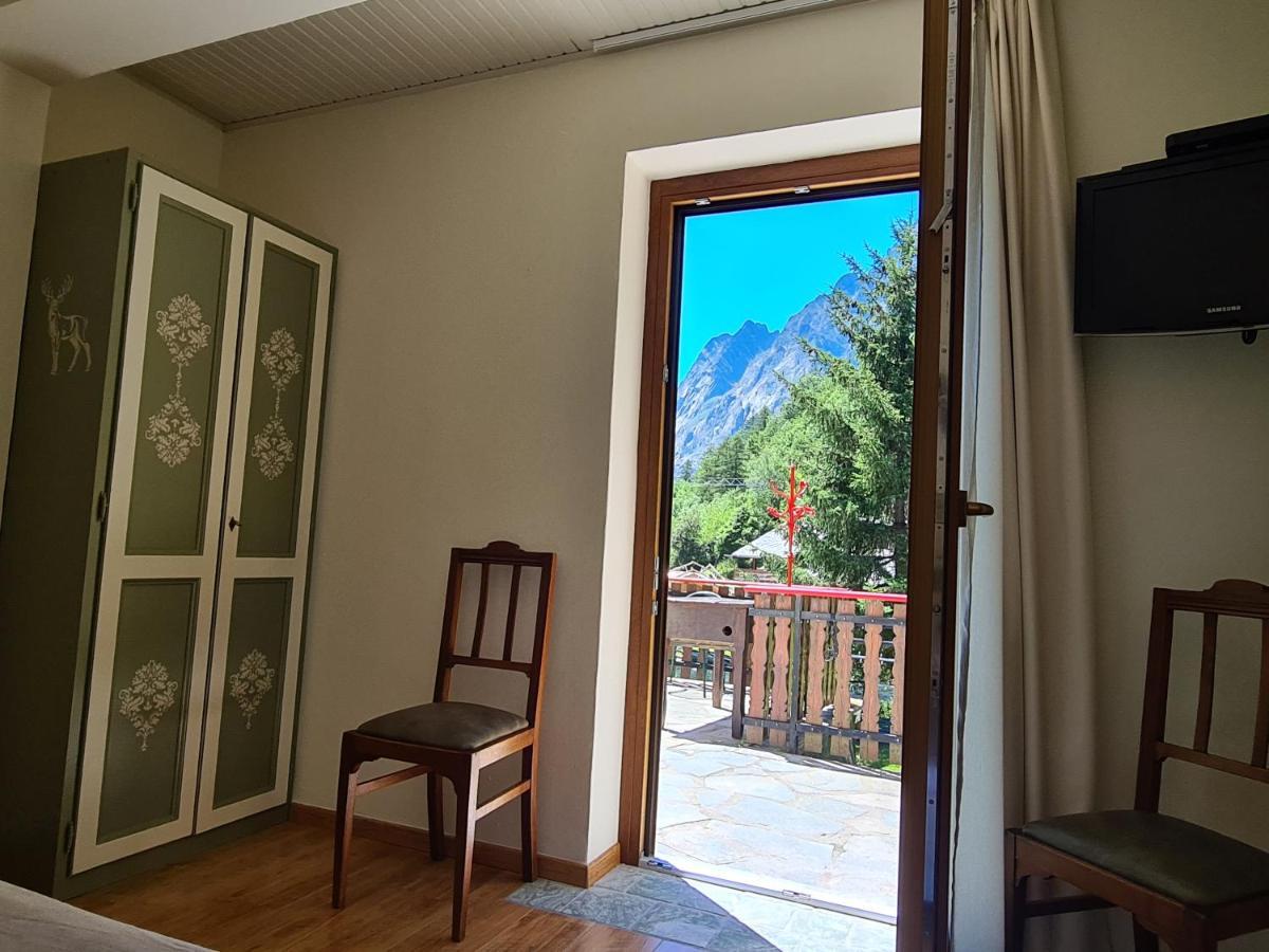 Hotel Dente Del Gigante กูร์มาเยอร์ ภายนอก รูปภาพ