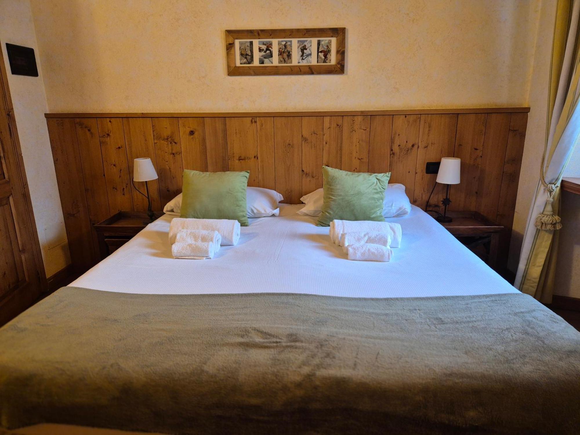 Hotel Dente Del Gigante กูร์มาเยอร์ ภายนอก รูปภาพ