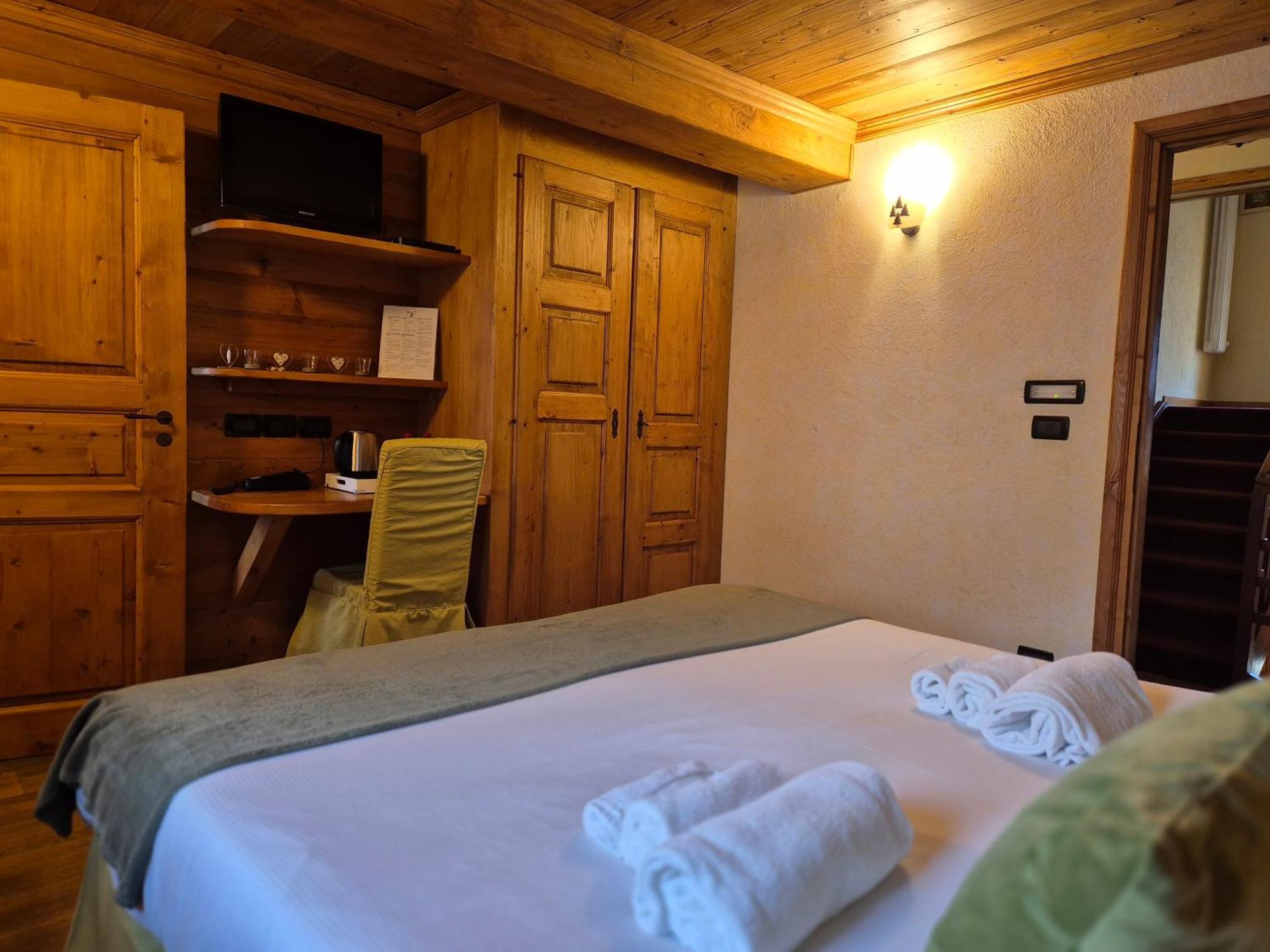 Hotel Dente Del Gigante กูร์มาเยอร์ ภายนอก รูปภาพ