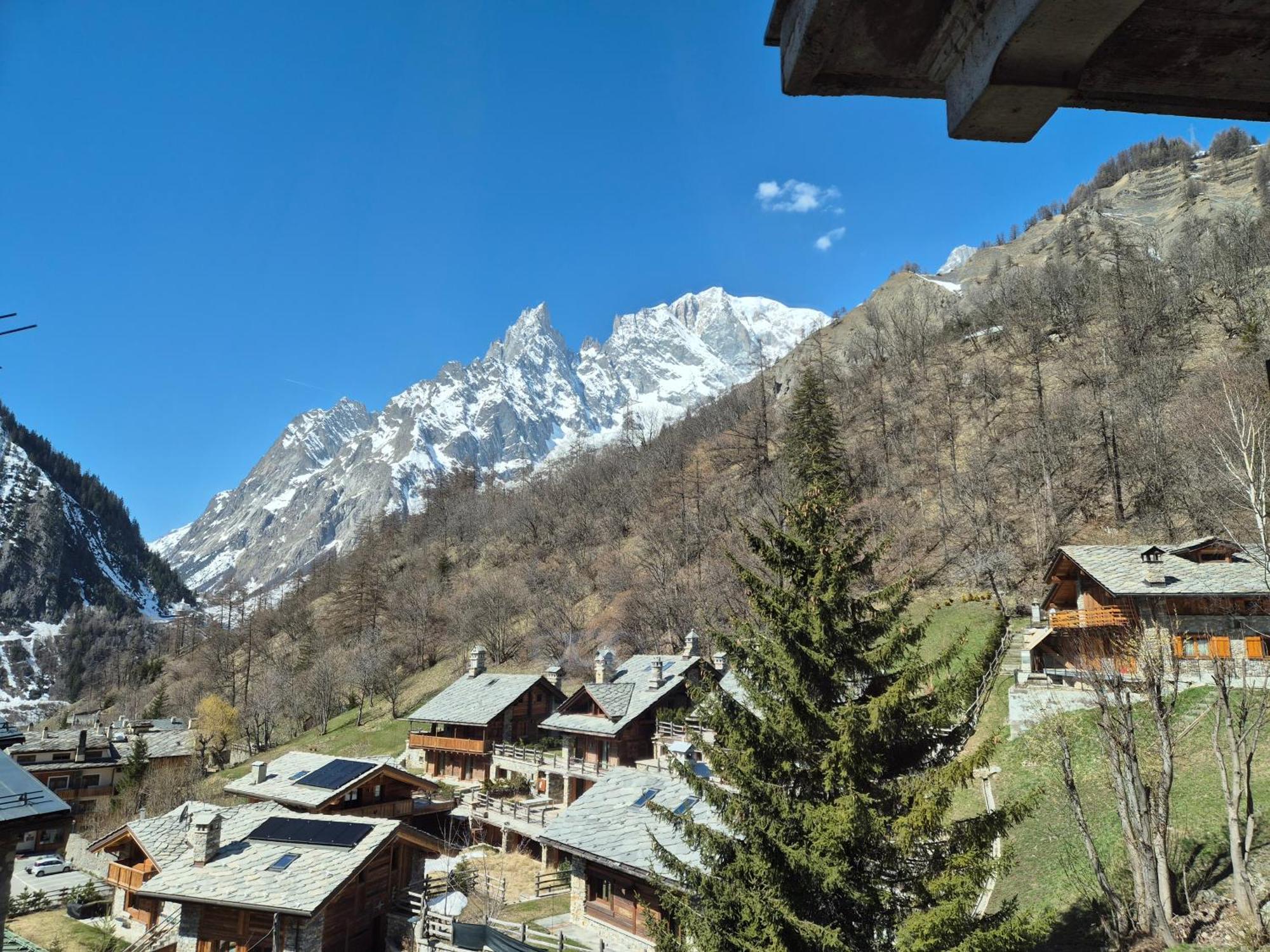 Hotel Dente Del Gigante กูร์มาเยอร์ ภายนอก รูปภาพ